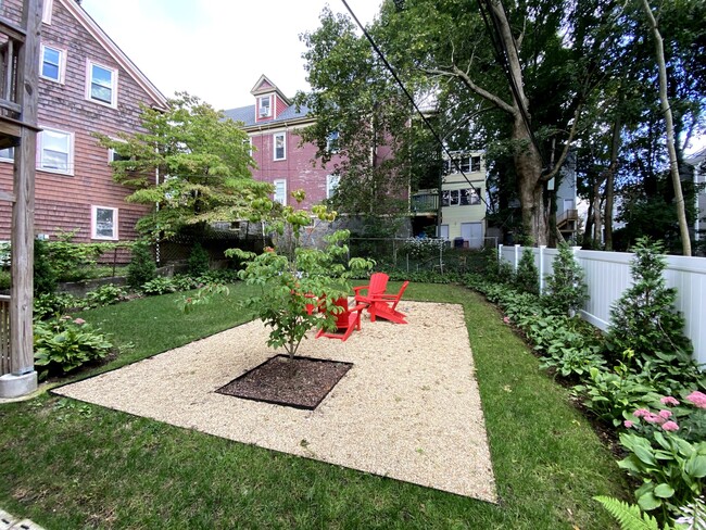 7 Wenham St, Unit 1 in Boston, MA - Building Photo - Building Photo