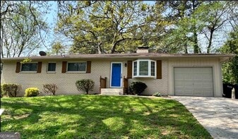 2894 Barry Ave SE in Smyrna, GA - Building Photo