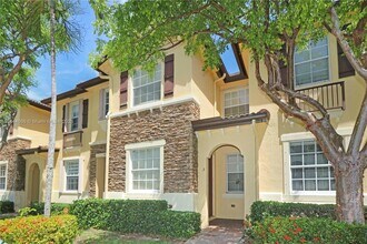 9353 SW 227th St in Cutler Bay, FL - Building Photo - Building Photo