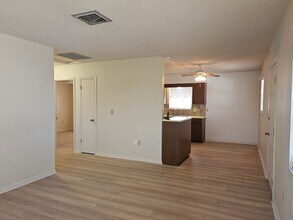 360 137th Ave Cir in Madeira Beach, FL - Building Photo - Building Photo