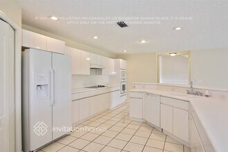 1211 NW 193rd Ave in Pembroke Pines, FL - Building Photo - Building Photo