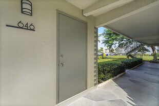 646 Flanders N in Delray Beach, FL - Building Photo