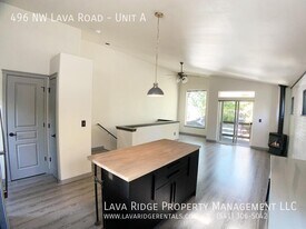 496 NW Lava Rd in Bend, OR - Building Photo