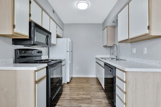 Country Walk Apartments in Mulvane, KS - Building Photo - Building Photo