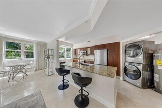 20000 E Country Club Dr in Aventura, FL - Building Photo - Building Photo