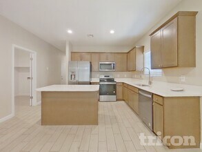 36615 N Iberian Dr. in Queen Creek, AZ - Foto de edificio - Building Photo