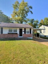 10421 Renfrew Dr in St. Louis, MO - Building Photo