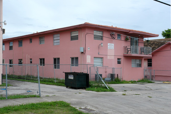 844 NW 2nd St in Miami, FL - Building Photo - Building Photo