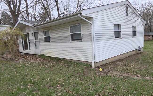 316 E Lynda Dr in Carbondale, IL - Building Photo - Building Photo