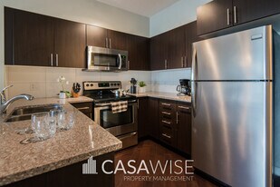 10152-1104 104 St NW in Edmonton, AB - Building Photo