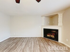 7016 Haines Mill Road in Charlotte, NC - Foto de edificio - Building Photo