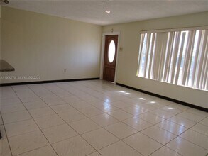 7913 Ramona St in Miramar, FL - Building Photo - Building Photo