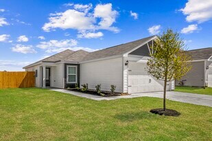 10410 Red Cardinal Dr in Cleveland, TX - Building Photo