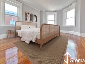 43 Mount Pleasant Ave, Unit 2 in Boston, MA - Building Photo - Building Photo