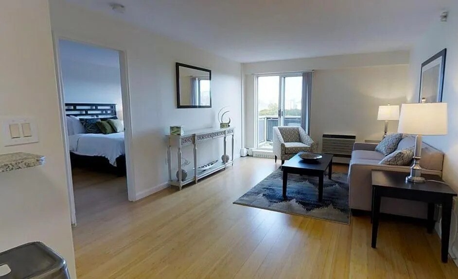 135 Freeman St, Unit 175 freeman st 705 in Brookline, MA - Foto de edificio