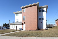 Sunset Heights Apartments in Waukesha, WI - Foto de edificio - Building Photo