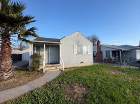 3730 Ivy St in Sacramento, CA - Building Photo