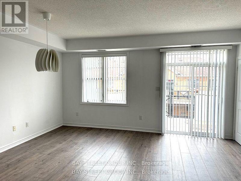 2333 Sawgrass Dr in Oakville, ON - Building Photo