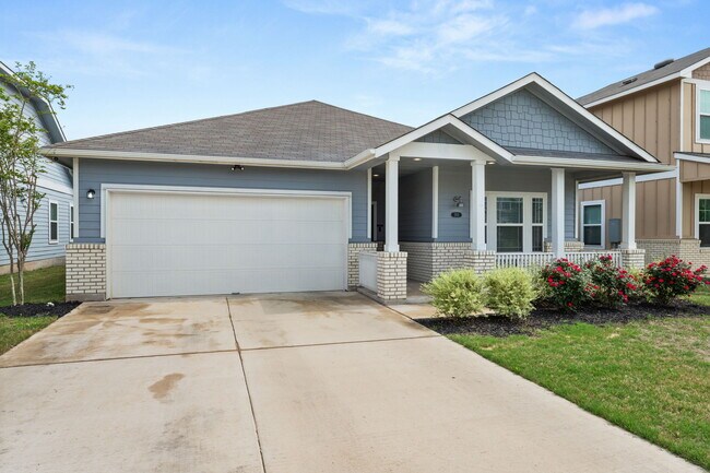 205 Desperado St in Niederwald, TX - Building Photo - Building Photo