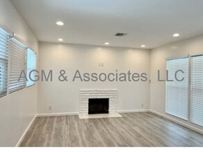 11042 Genesta Ave in Granada Hills, CA - Building Photo - Building Photo