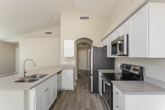 8338 W Bluefield Ave in Peoria, AZ - Building Photo - Building Photo