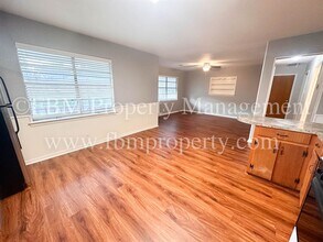 603 E Lampasas St in Ennis, TX - Building Photo - Building Photo