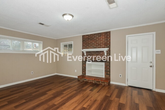 5070 Quince Rd in Memphis, TN - Building Photo - Building Photo