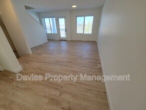 16335-16384 84 St NW in Edmonton, AB - Building Photo - Building Photo