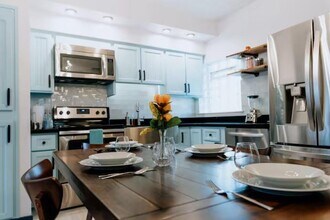 349 E Thomas Rd in Phoenix, AZ - Building Photo - Building Photo
