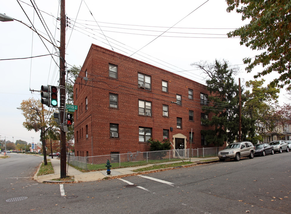 1000 Otis St NE in Washington, DC - Foto de edificio