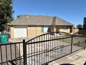 1101 W Wilshire Blvd in Oklahoma City, OK - Building Photo - Building Photo