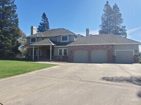 1610 Chris Ln in San Martin, CA - Building Photo
