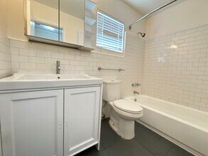 5811 NE 14th Rd in Fort Lauderdale, FL - Building Photo - Building Photo