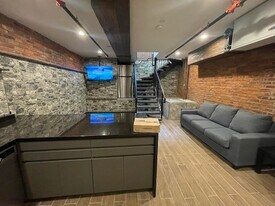 1028 Commonwealth Ave in Boston, MA - Building Photo