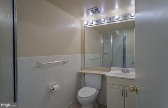 20307 Grazing Way in Montgomery Village, MD - Building Photo - Building Photo