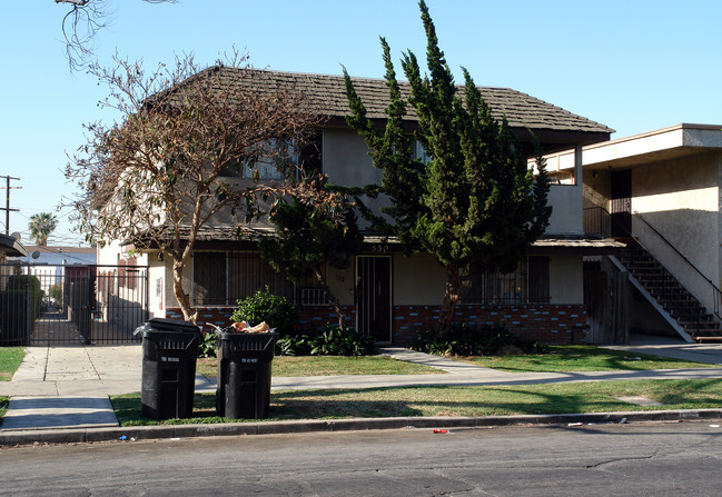 532 Hyde Park Pl in Inglewood, CA - Building Photo - Building Photo