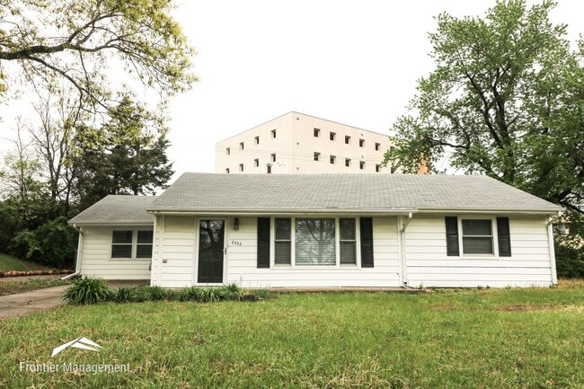 2332 Bellehaven Rd in Manhattan, KS - Building Photo - Building Photo