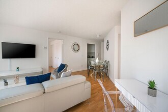 420 E 92nd St in New York, NY - Foto de edificio - Building Photo