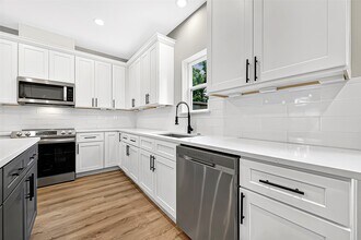 809 Avenue J Pl in Conroe, TX - Building Photo - Building Photo