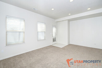 1479 Stone Meadow Dr in West Jordan, UT - Building Photo - Building Photo