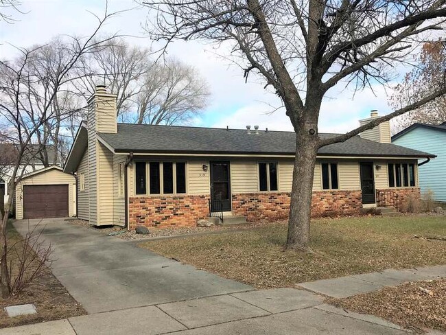 property at 319 Opal Cir