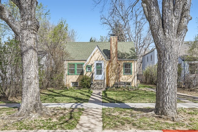 property at 520 S Loomis Ave