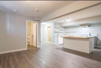 9840 79 St NW in Edmonton, AB - Building Photo - Building Photo