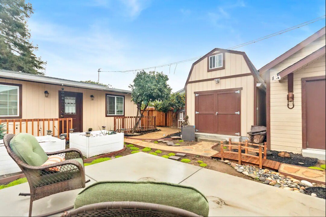 1615-1617 D St in Hayward, CA - Building Photo