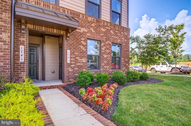 property at 1743 Dunnington Pl