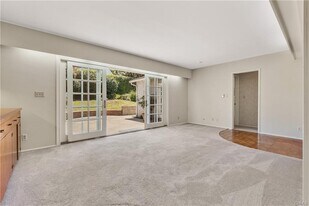 4020 Vía Picaposte in Palos Verdes Estates, CA - Building Photo