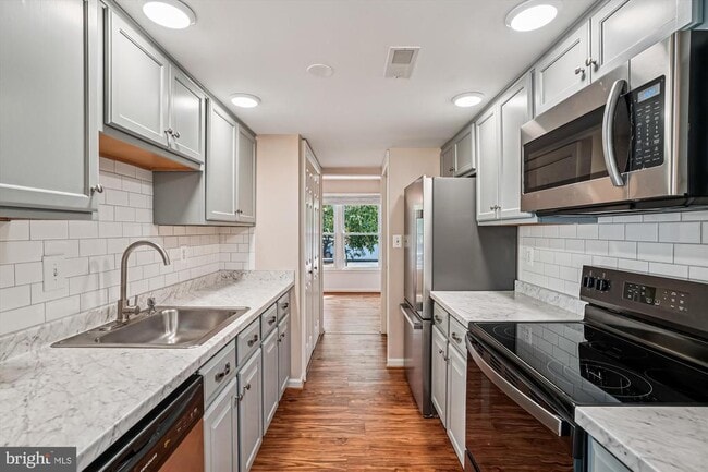 3793 Port Hope Point in Triangle, VA - Building Photo - Building Photo