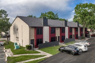 Avery Place in Houston, TX - Building Photo