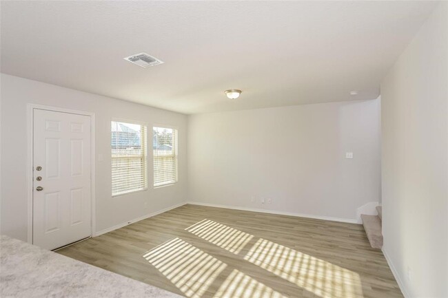 5015 Giant Sequoia Way in Spring, TX - Foto de edificio - Building Photo