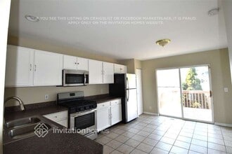 1751 Hickory Park Ln in Aurora, IL - Foto de edificio - Building Photo